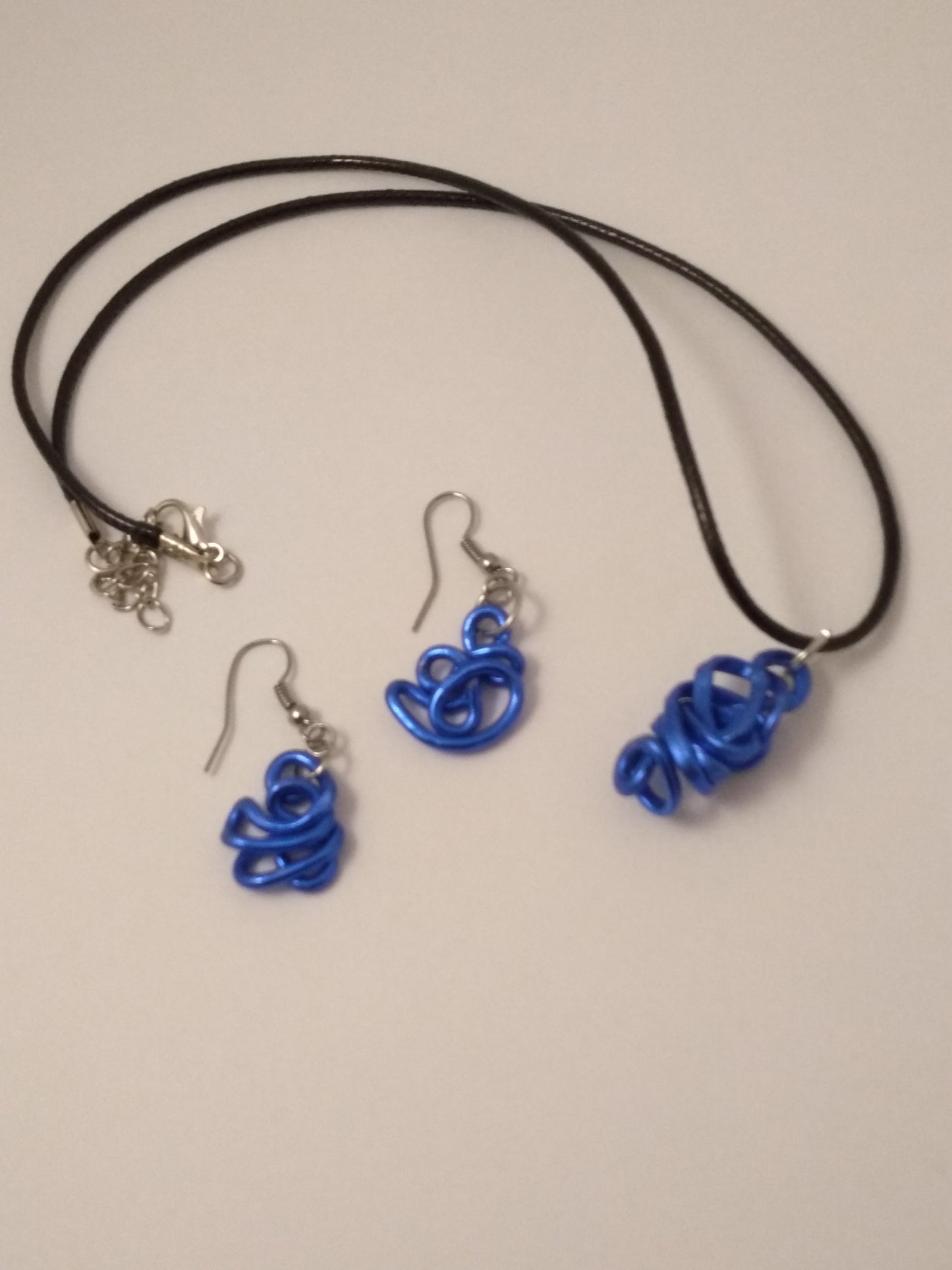 blue twisted hammered aluminum 2-piece jewelry set